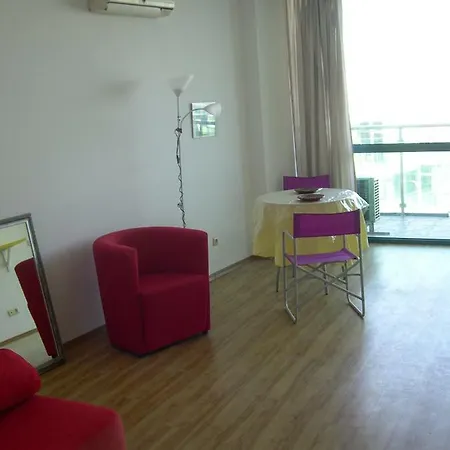 Ul Rakovina, Entrance G, 7 Floor, 702 公寓 *