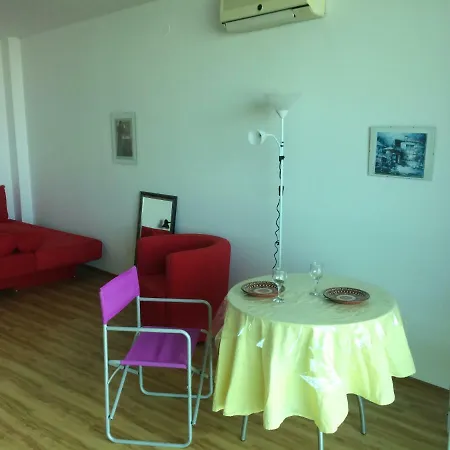 Ul Rakovina, Entrance G, 7 Floor, 702 דירה