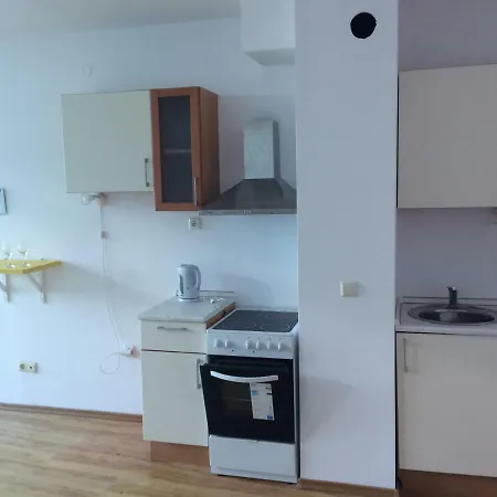 Ul Rakovina, Entrance G, 7 Floor, 702 דירה פרימורסקו